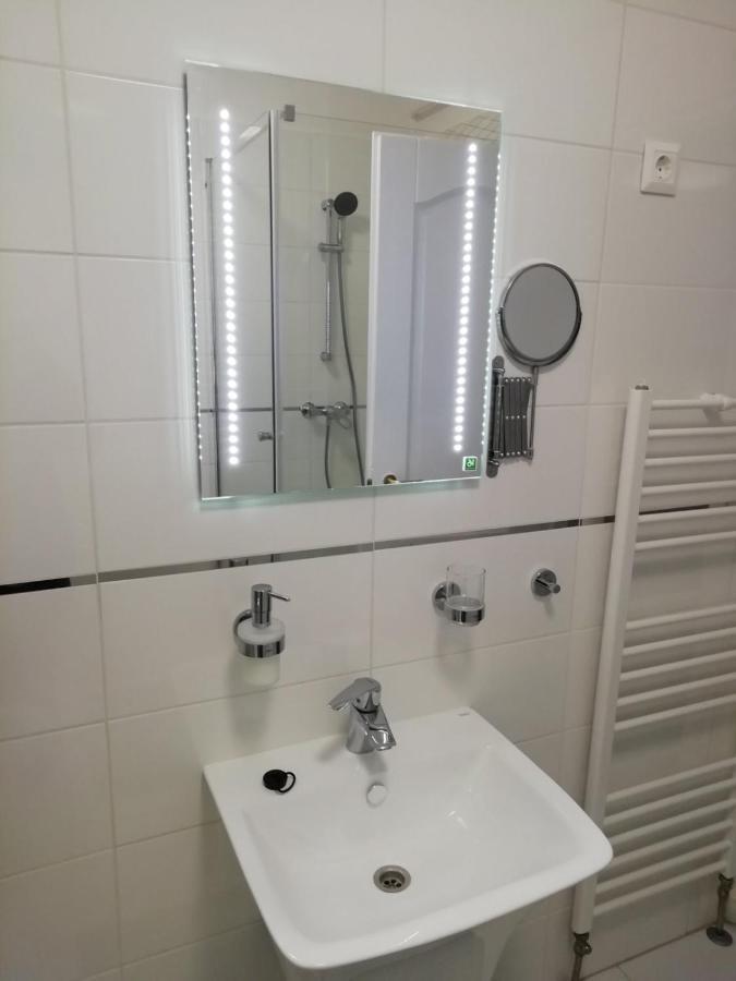 Salvus Apartman Apartment Eger Exterior foto